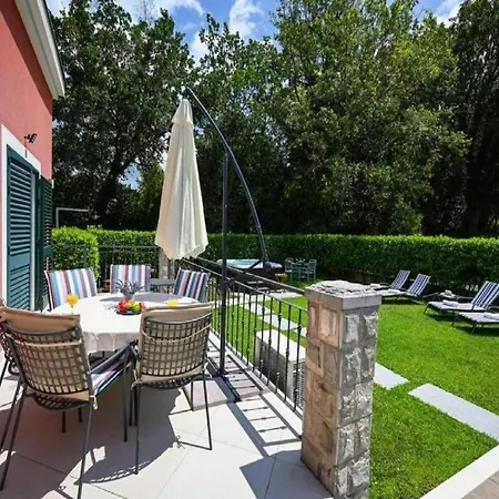 Beautiful Surrounded By Greenery With Swimming Pool Villa Gruda
