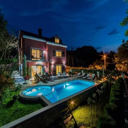 Beautiful Surrounded By Greenery With Swimming Pool * Gruda